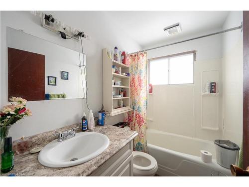 1780 Gore Road, London, ON - Indoor Photo Showing Bathroom