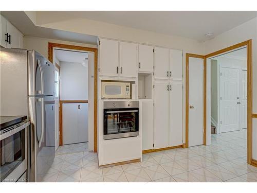 28 Redford Road, London, ON - Indoor Photo Showing Kitchen