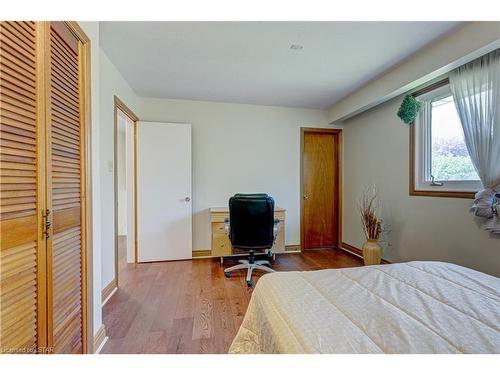 28 Redford Road, London, ON - Indoor Photo Showing Bedroom