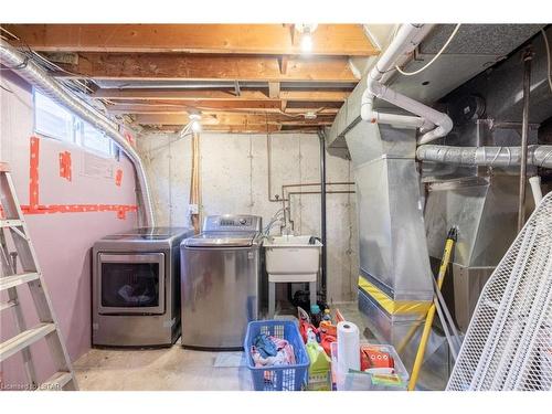 8-770 Fanshawe Park Road, London, ON - Indoor Photo Showing Laundry Room