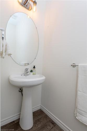35 Blairmont Terrace, St. Thomas, ON - Indoor Photo Showing Bathroom