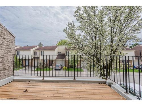 100-700 Osgoode Drive, London, ON - Outdoor With Balcony With Exterior