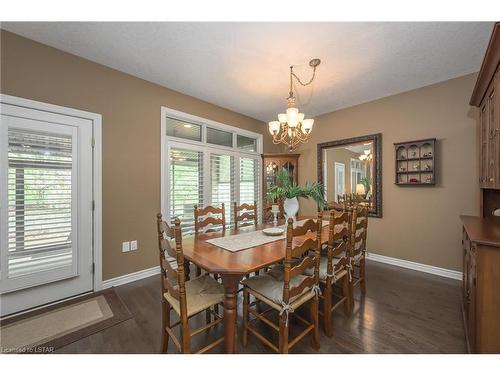 2137 Jack Nash Drive, London, ON - Indoor Photo Showing Dining Room