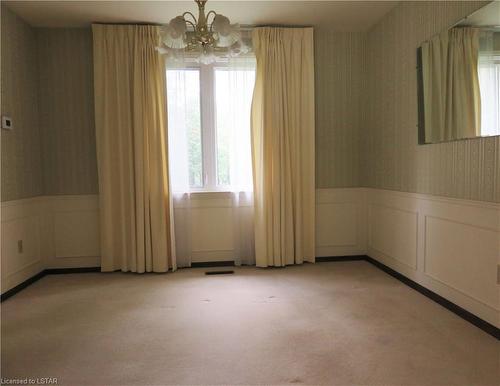 482 Village Green Avenue, London, ON - Indoor Photo Showing Other Room