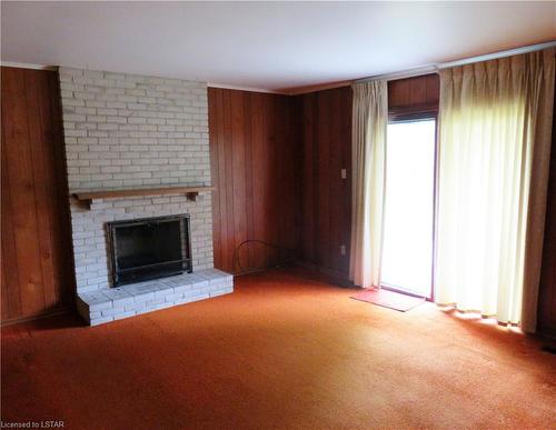 482 Village Green Avenue, London, ON - Indoor Photo Showing Living Room With Fireplace