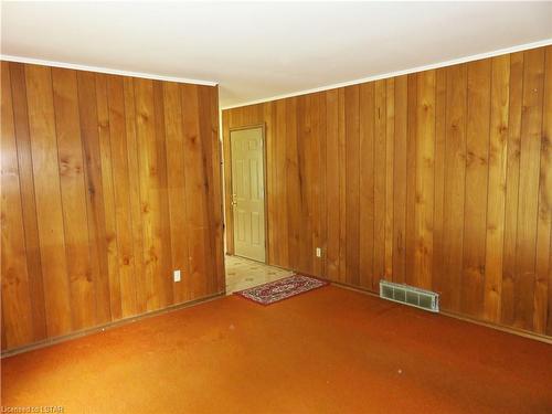 482 Village Green Avenue, London, ON - Indoor Photo Showing Other Room