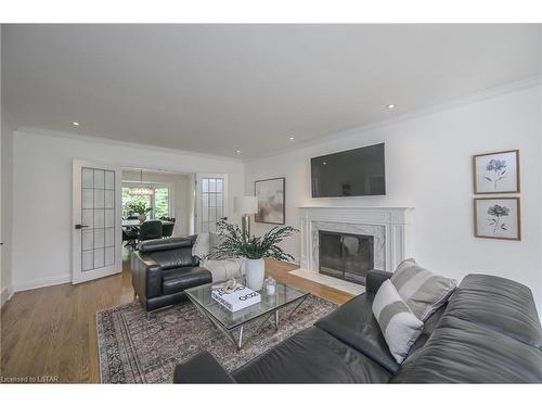 19 Scarlett Avenue, London, ON - Indoor Photo Showing Living Room With Fireplace