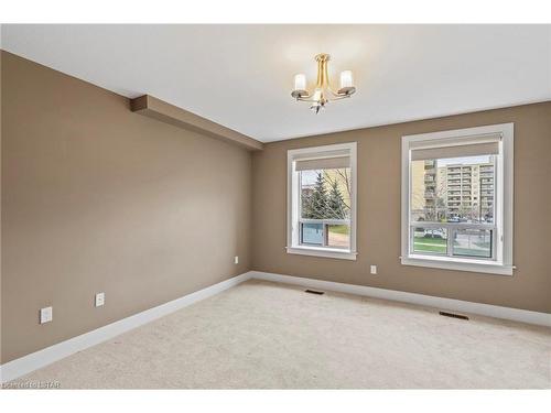 102-340 Sugarcreek Trail, London, ON - Indoor Photo Showing Other Room