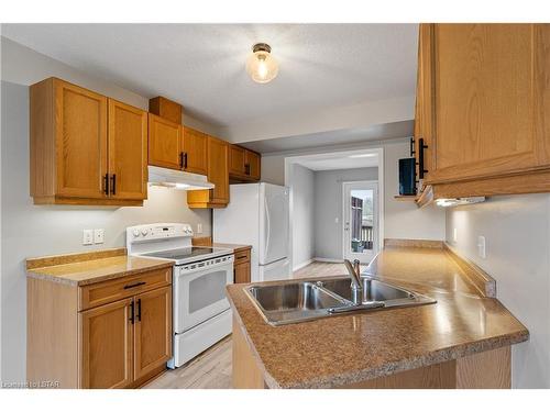 43-2145 North Routledge Park, London, ON - Indoor Photo Showing Kitchen With Double Sink