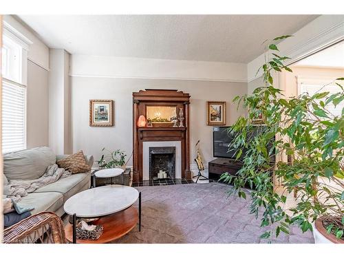 71 Stanley Street, London, ON - Indoor Photo Showing Living Room With Fireplace