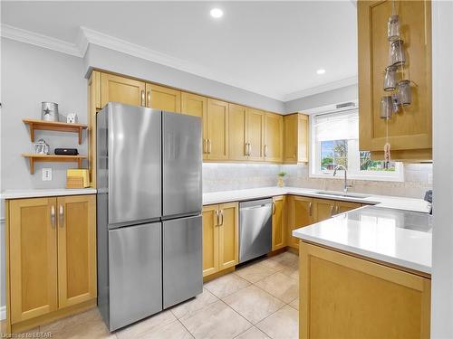 358 Ferndale Avenue, London, ON - Indoor Photo Showing Kitchen