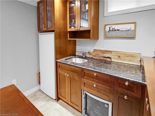 358 Ferndale Avenue, London, ON - Indoor Photo Showing Kitchen