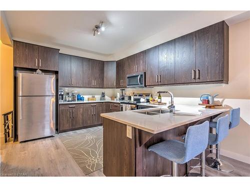 926 Battery Park, London, ON - Indoor Photo Showing Kitchen