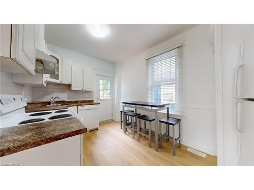 15 Mcdonald Avenue, London, ON - Indoor Photo Showing Kitchen With Double Sink