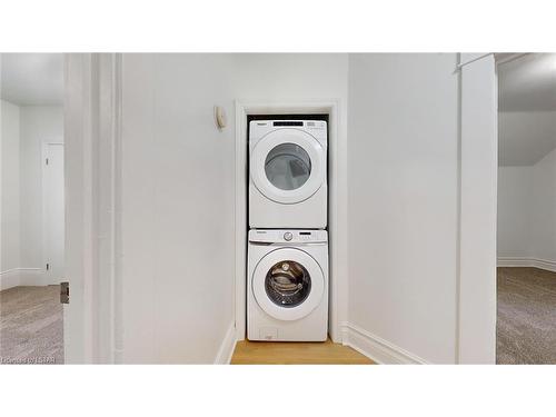 15 Mcdonald Avenue, London, ON - Indoor Photo Showing Laundry Room