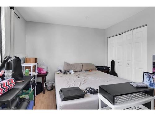 465 Second Street, London, ON - Indoor Photo Showing Bedroom