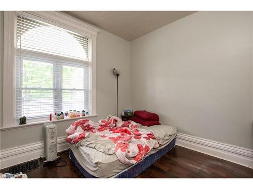 505 Oxford Street E, London, ON - Indoor Photo Showing Bedroom