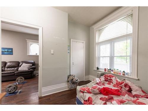 505 Oxford Street E, London, ON - Indoor Photo Showing Bedroom