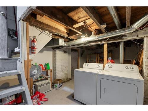 505 Oxford Street E, London, ON - Indoor Photo Showing Laundry Room