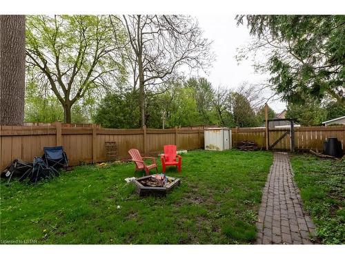 505 Oxford Street E, London, ON - Outdoor With Backyard