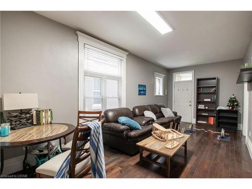 505 Oxford Street E, London, ON - Indoor Photo Showing Living Room