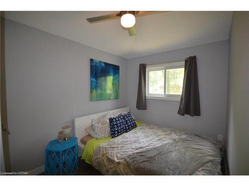 6208 London Road, Kettle Point, ON - Indoor Photo Showing Bedroom