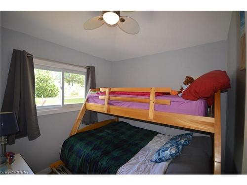 6208 London Road, Kettle Point, ON - Indoor Photo Showing Bedroom