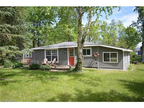 6208 London Road, Kettle Point, ON - Outdoor