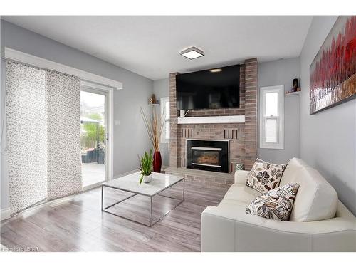39 Golfdale Crescent, London, ON - Indoor Photo Showing Living Room With Fireplace