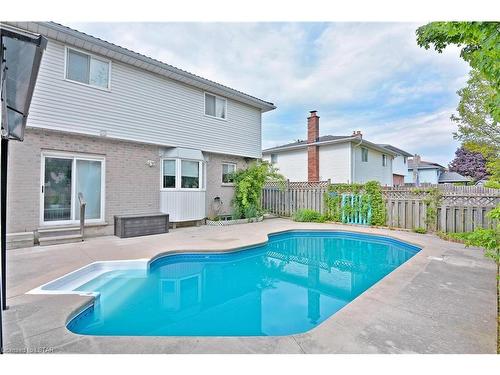 39 Golfdale Crescent, London, ON - Outdoor With In Ground Pool