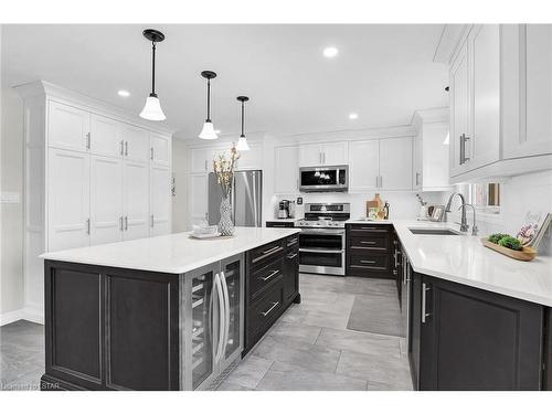 58 Dissing Crescent, London, ON - Indoor Photo Showing Kitchen With Upgraded Kitchen