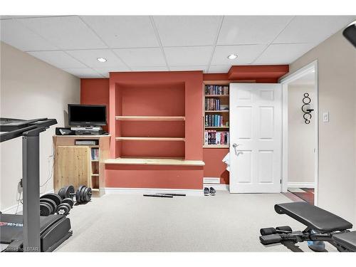 58 Dissing Crescent, London, ON - Indoor Photo Showing Gym Room