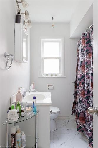 47 Stevenson Avenue, London, ON - Indoor Photo Showing Bathroom