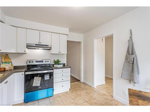 54-35 Waterman Avenue, London, ON - Indoor Photo Showing Kitchen With Double Sink