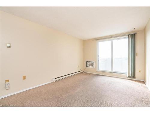 407-1104 Jalna Boulevard, London, ON - Indoor Photo Showing Other Room