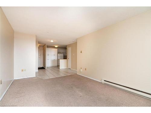 407-1104 Jalna Boulevard, London, ON - Indoor Photo Showing Other Room