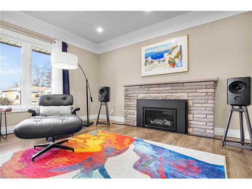 516 Palmtree Avenue, London, ON - Indoor Photo Showing Living Room With Fireplace