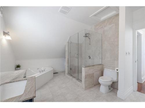 319 Hyman Street, London, ON - Indoor Photo Showing Bathroom