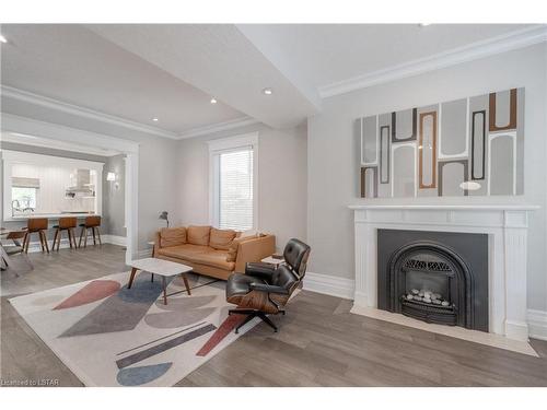 319 Hyman Street, London, ON - Indoor Photo Showing Living Room With Fireplace