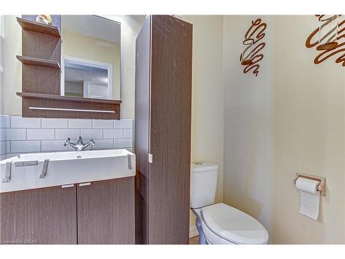 45-1096 Jalna Boulevard, London, ON - Indoor Photo Showing Bathroom