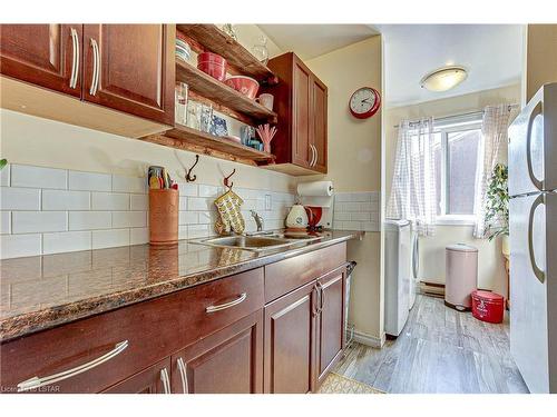 45-1096 Jalna Boulevard, London, ON - Indoor Photo Showing Kitchen With Double Sink