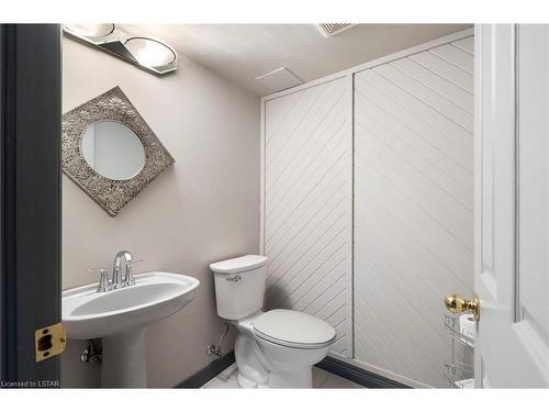 15 Bayside Court, London, ON - Indoor Photo Showing Bathroom