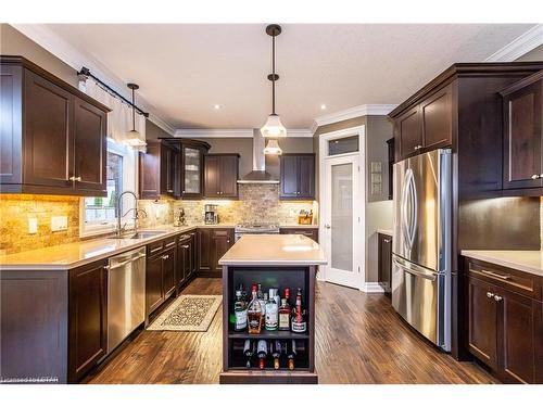 2445 Kains Road, London, ON - Indoor Photo Showing Kitchen With Upgraded Kitchen