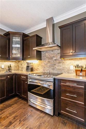 2445 Kains Road, London, ON - Indoor Photo Showing Kitchen With Upgraded Kitchen
