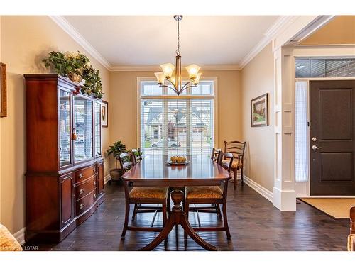 2445 Kains Road, London, ON - Indoor Photo Showing Dining Room