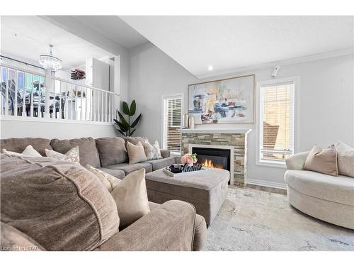 3245 Maidstone Lane, London, ON - Indoor Photo Showing Living Room With Fireplace