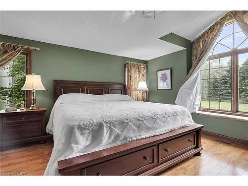 15099 Sixteen Mile Road Road, Middlesex Centre, ON - Indoor Photo Showing Bedroom