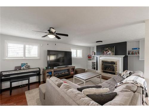 8231 Imperial Road, Aylmer, ON - Indoor Photo Showing Living Room With Fireplace