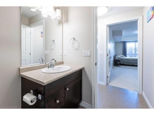 105-740 Augusta Drive, Kingston, ON - Indoor Photo Showing Bathroom