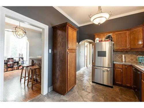 56 Riverview Avenue, London, ON - Indoor Photo Showing Kitchen